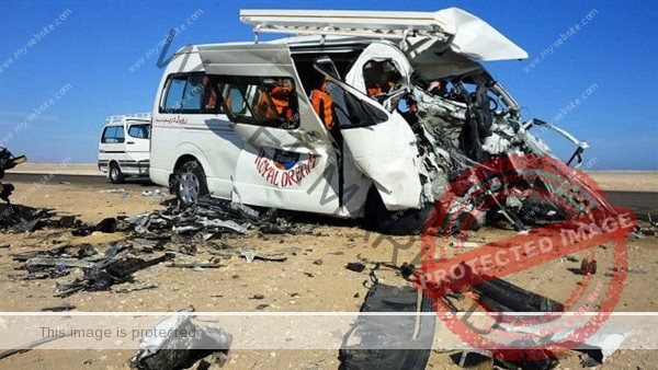 مصرع 5 وإصابة 8 أشخاص في حادث تصادم سيارة ميكروباص مع "تريلا" بالفيوم