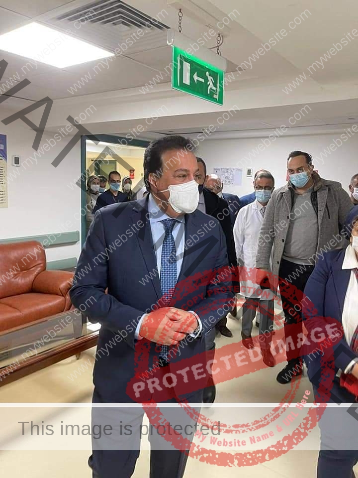 وزير التعليم العالي والقائم بعمل وزير الصحة يتفقد مستشفى شرم الشيخ الدولي والمركز الإقليمي للاسعاف