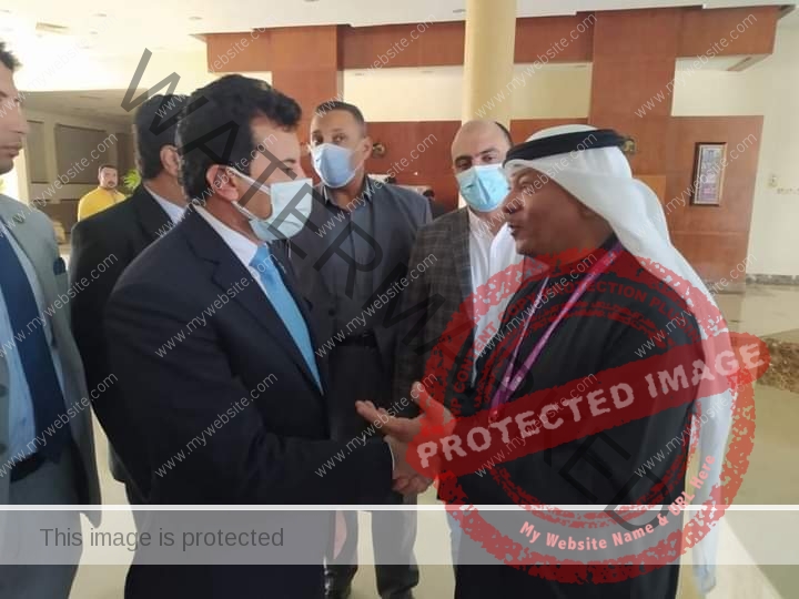 صبحي يلتقى رئيس الاتحاد العربي للتطوع عقب مشاركته في جلسة "التجارب التنموية " 