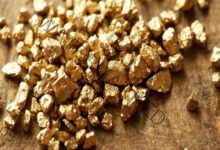 ضبط 1.5 طن أحجار تحتوى على معدن الذهب الخام بحوزة شخصين بأسوان