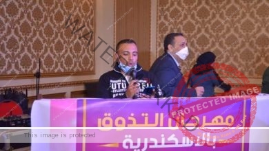 الشاعر الصاعد حمادة العسكري يلقي قصيدة بـ مهرجان التذوق بالإسكندرية