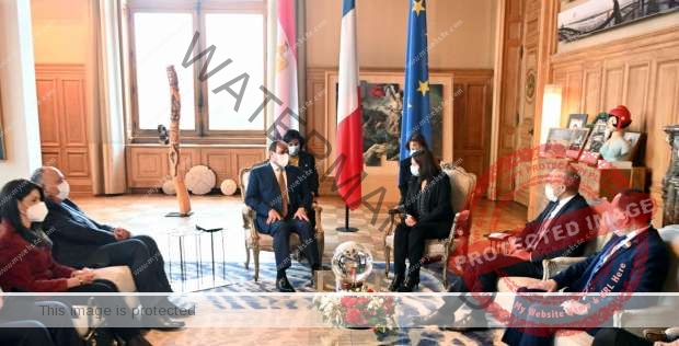 عاجل.. الرئيس السيسي يلتقي عمدة باريس