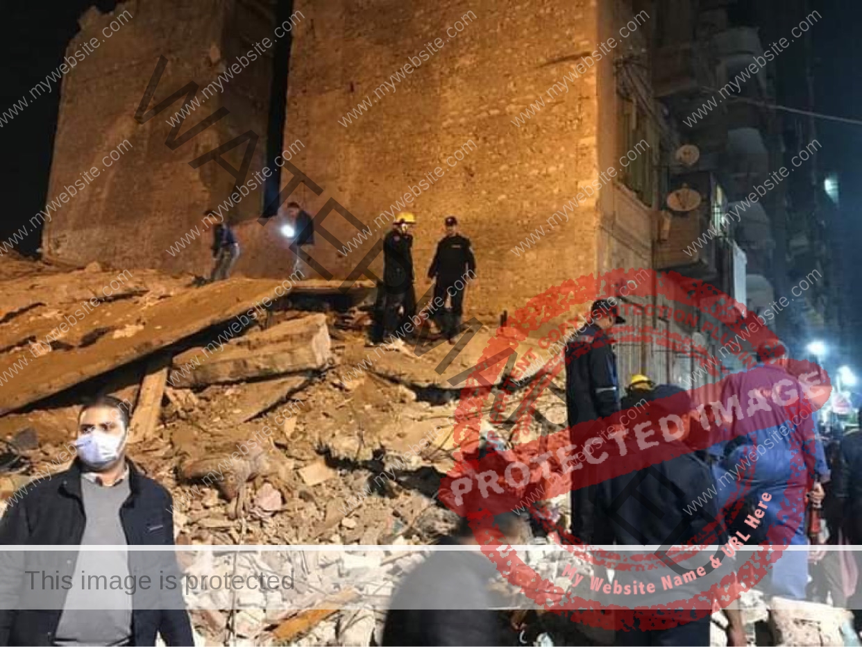 محافظ الإسكندرية يصل مكان سقوط عقار محرم بك واستخراج طفل