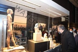 العناني يتفقد اللمسات النهائية لمتحف عواصم مصر