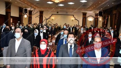 صبحي يكرم الفائزين في الإنتخابات الإلكترونية لبرلمان شباب مصر