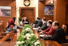 محافظ بورسعيد يتابع موقف الخطة الاستثمارية للعام المالي الجديد 
