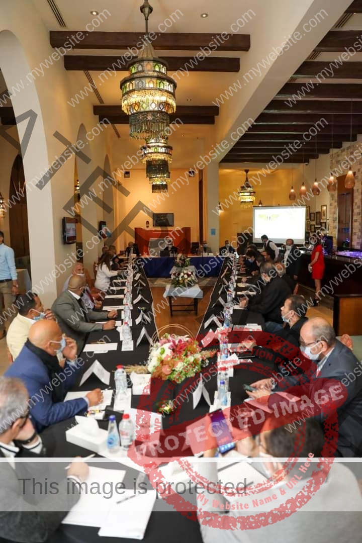اجتماع العناني ومنار مع المستثمرين السياحيين بمدينة مرسى علم