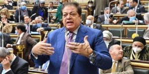 أبو العينين يطالب وزير الكهرباء بالاستفادة من تطور الطاقة المتجددة بنسبة أكبر.. 