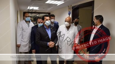 وزير الشباب والرياضة يزور مستشفى شفاء الأورمان بالأقصر