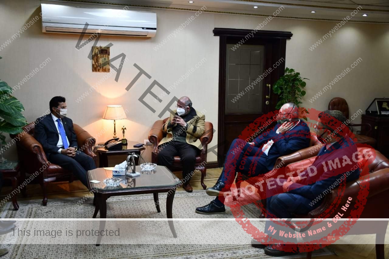 وزير الشباب والرياضة يلتقي رئيس الاتحاد المصري للدارجات