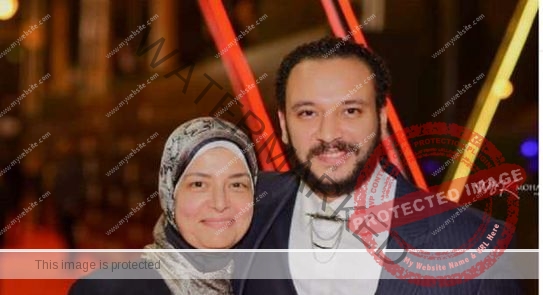 الفنان أحمد خالد صالح ينعي والدته بعد إصابتها بفيروس كورونا