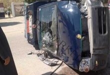 انقلاب سيارة شرطة علي الطريق الصحراوي بـ أسيوط وإصابة 4 أشخاص 