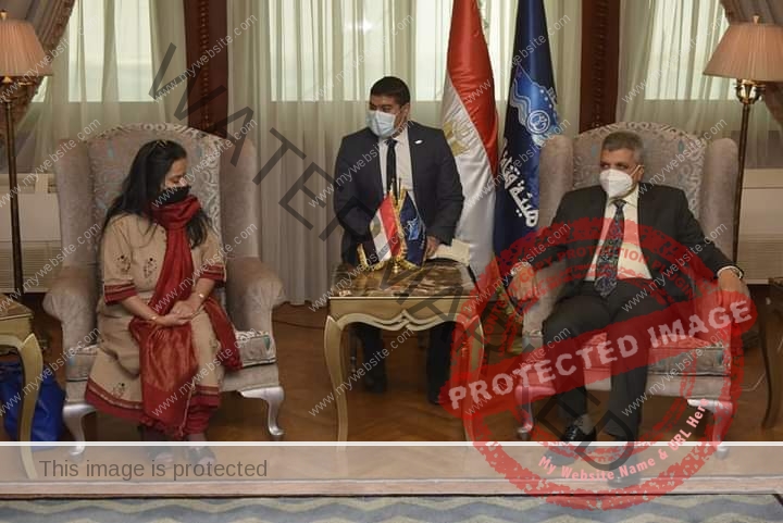 ربيع يلتقي وفداً دبلوماسياً برئاسة القنصل الهندي في مصر