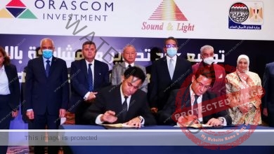 توفيق يشهد توقيع عقد تطوير والمشاركة بالإدارة لعروض الصوت والضوء بالأهرامات