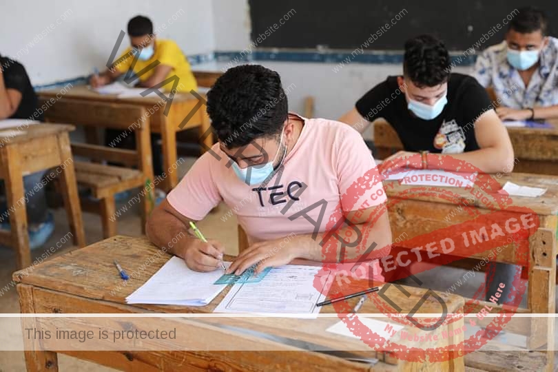 طلاب الدبلومات الفنية يؤدون الامتحان في ثاني أيام الدور الأول