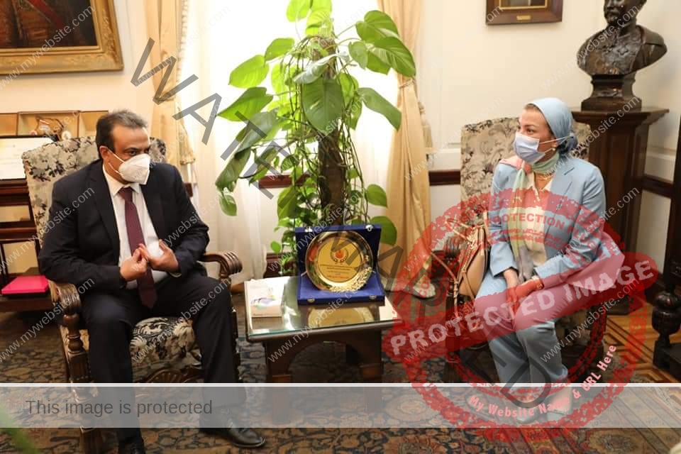 وزيرة البيئة تشهد تسليم مستشفى النساء والتوليد التابعة لمستشفيات جامعة القاهرة