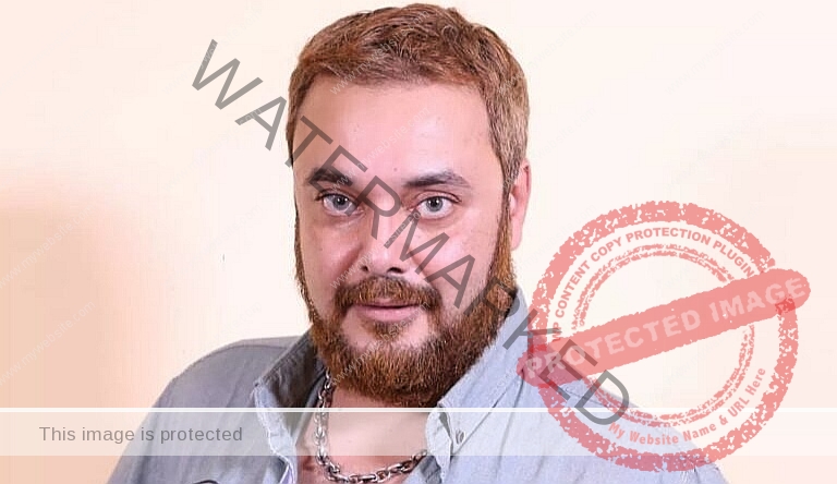 الفنان سامح صفوت يتسلم شهادة الإجتياز من اللواء تامر شوشة