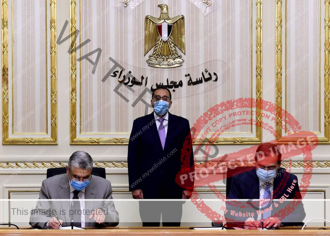 مدبولي يشهد التوقيع على بروتوكول تعاون بين الشركة القابضة لكهرباء والهيئة المصرية العامة للبترول