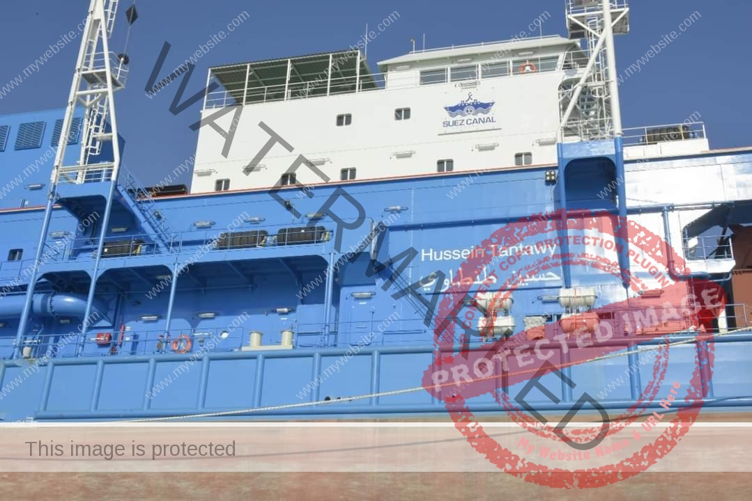 قناة السويس: الكراكة "حسين طنطاوي" تصل قناة السويس محمولة على سفينة الغطس "Tai An Kou"