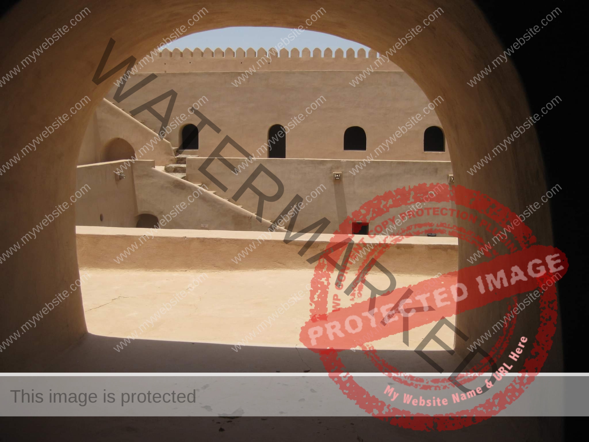 العارف بالله طلعت: جولة صحفية داخل "حصن المنترب" بسلطنة عمان " بالصور"