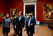 العناني يقوم بزيارة متحف بوشكين للفنون الجميلة و يلتقي بمديري الثلاثة متاحف الرئيسية في موسكو