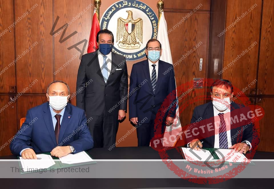 البترول والتعليم العالي يشهدان توقيع بروتوكول تعاون بين الهيئة المصرية العامة للثروة والمعهد القومى لعلوم البحار