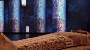 وصول التابوت الأثري المصري للكاهن بسماتيك بن أوزير الى مقر الجناح المصري في إكسبو 2020 بدبي