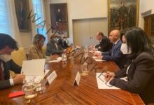 وزير النقل يلتقي نظيرته الإسبانية لبحث سبل التعاون المشترك بين البلدين