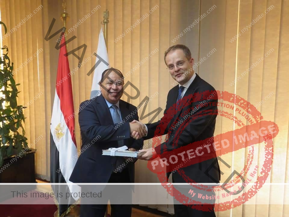 وزير المالية يلتقي بالسفير البريطانى بالقاهرة لـ تشجيع القطاع الخاص لقيادة مسيرة التنمية فى مصر