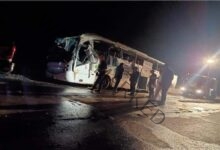 حصيلة الضحايا والمصابين في حادث انقلاب أتوبيس رحلات بطريق "السويس_ القاهرة" بلغ 34 مصابا و12 حالة وفاة