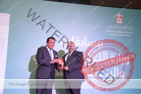 جامعة القاهرة تفوز في مسابقة أفضل جامعة صديقة للبيئة