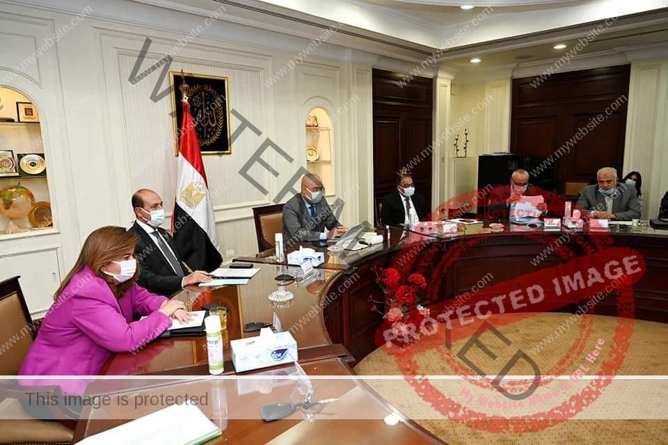 وزير الإسكان يتابع الموقف التنفيذى للوحدات السكنية بالمبادرة الرئاسية "سكن لكل المصريين"