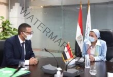 وزيرة البيئة تستقبل المغامر المصرى "على عبده"