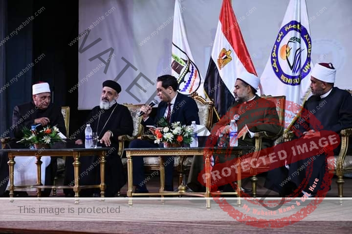 صبحي ومحافظ بني سويف يشهدان لقاء حواري مع شباب المحافظة