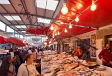 استمرار توافد المواطنين على سوق السمك الجديد ببورسعيد من جميع المحافظات