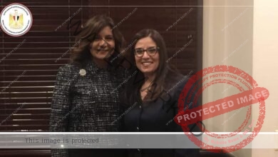 وزيرة الهجرة تهنئ أول قاضية مصرية بالولايات المتحدة لفوزها بجائزة "ماكلين"
