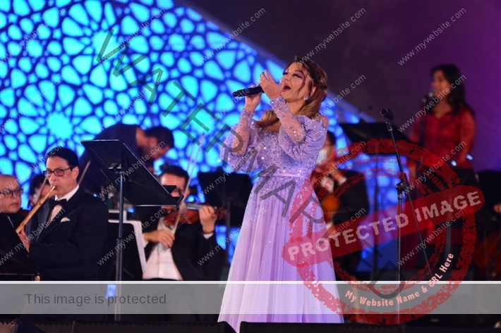 سميرة سعيد بإطلالة بنفسجية تحي ثاني ليالي مهرجان الموسيقى العربية في دورته الـ 30