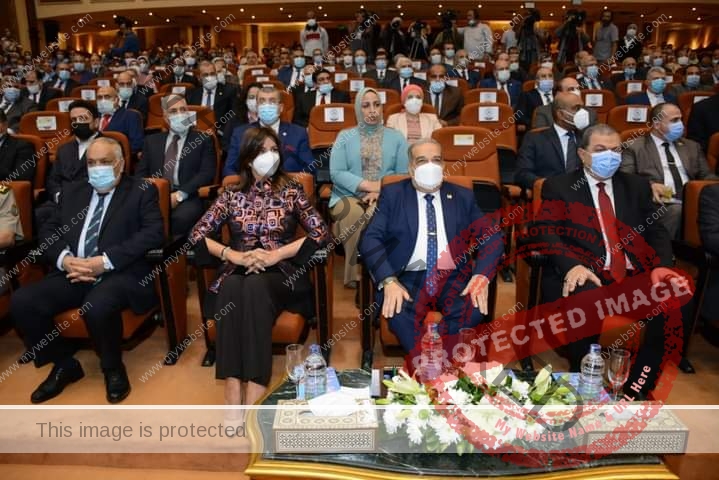 مرسي: للعاملين خلال إحتفال الوزارة بعيدها "كفاحكم النبيل محل تقدير كبير" 