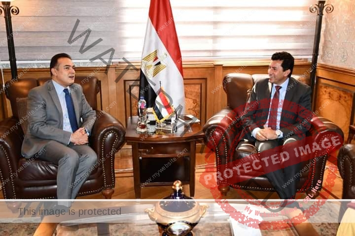 صبحي يبحث التعاون مع سفير مصر بصربيا قبل استلام مهامه