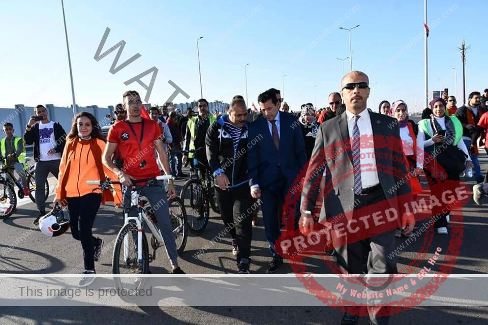 وزير الرياضة يطلق فعاليات ماراثون دراجات بمحور شينزو آبي