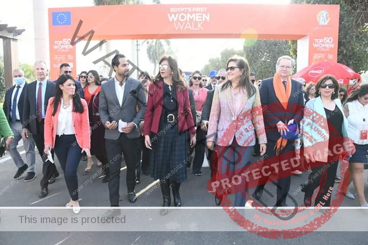 السعيد تتقدم مسيرة المرأة المصرية على هامش أول قمة نسائية دولية بقصر القبة