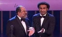 علي ربيع يمزح مع خالد الصاوي في حفل أفتتاح مهرجان القاهرة السينمائي