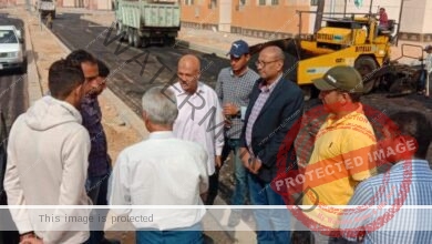 مسئولو "العاشر من رمضان" يتفقدون أعمال الطرق والزراعة لوحدات المبادرة الرئاسية "سكن لكل المصريين"