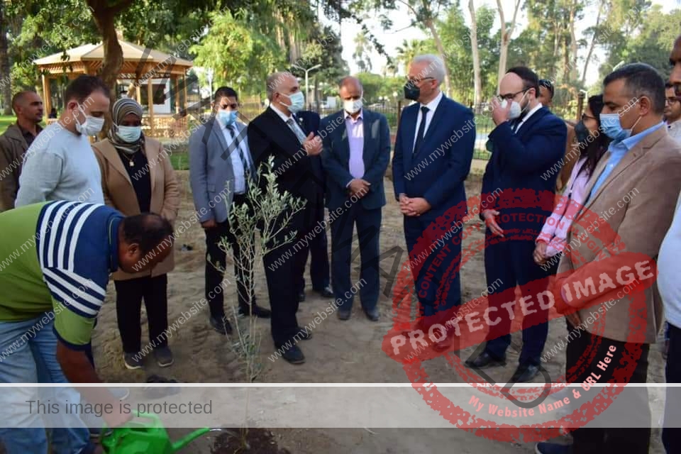 د. عبد العاطى يشهد زراعة ١٠٠٠ شجرة مثمرة بحدائق القناطر الخيرية