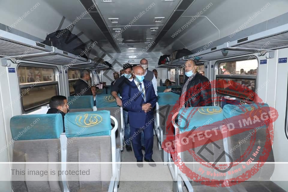 وزير النقل بجولة تفقدية بمحطة مصر للسكك الحديدية لمتابعة انضباط العمل بالمحطة