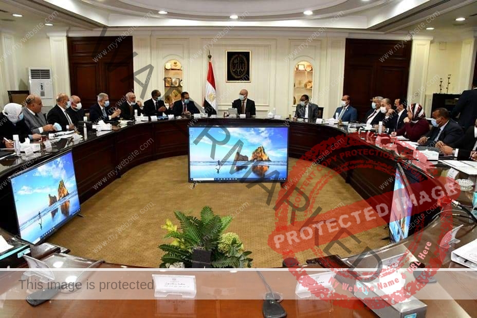 وزير الإسكان يترأس اجتماع لجنة متابعة تنفيذ المبادرة الرئاسية "حياة كريمة" لتطوير الريف المصري