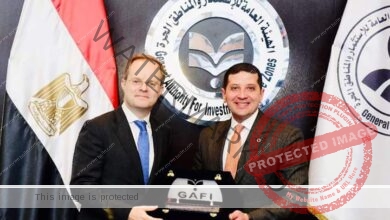عبد الوهاب يبحث مع السفير البريطاني بالقاهرة تعزيز العلاقات بين مصر والمملكة المتحدة