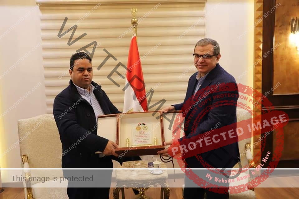 سعفان يودع وزير العمل الليبي في ختام زيارته لمصر
