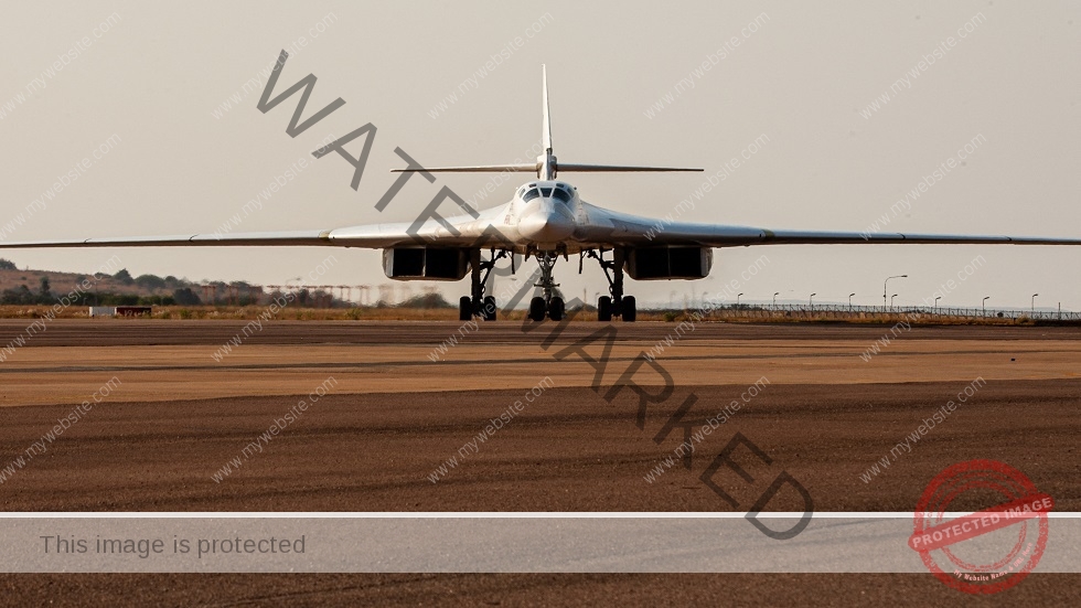 روسيا تتسلم قاذفتي Tu-160M مزودتين بأسلحة جديدة