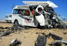 مصرع 5 وإصابة 8 أشخاص في حادث تصادم سيارة ميكروباص مع "تريلا" بالفيوم
